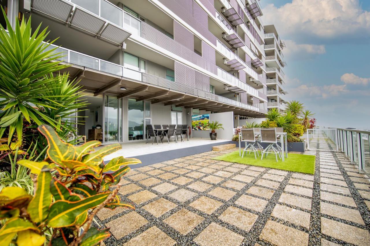 Cairns Waterfront Luxury At Harbourlights Daire Dış mekan fotoğraf